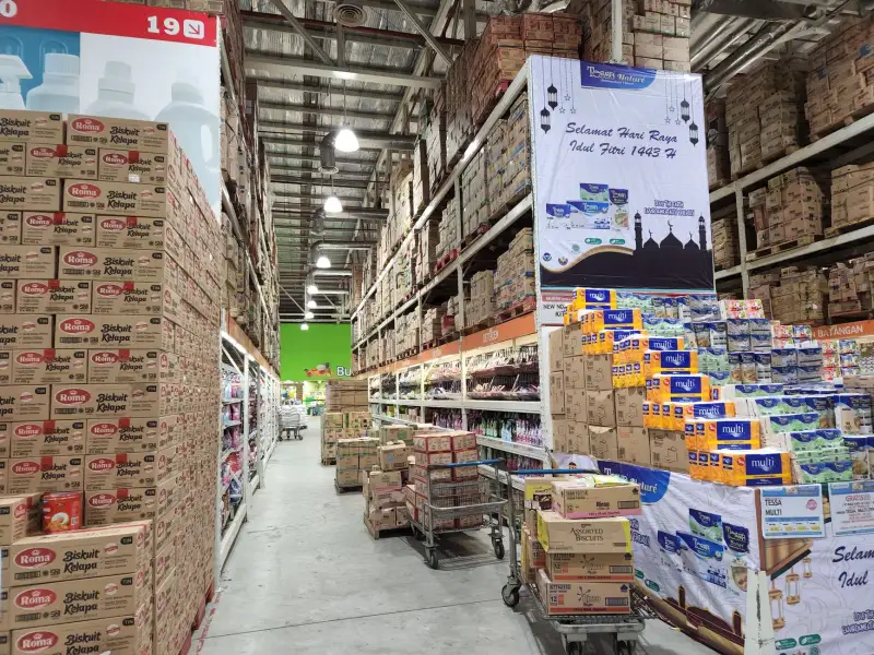上海服装鞋帽箱包折扣货源直供：赛领炫批发选品策略解析正文配图 1