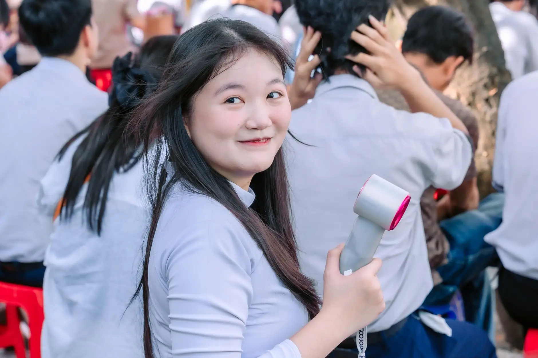 上海服装服饰批发市场趋势：鞋帽箱包折扣渠道如何重构零售供应链
