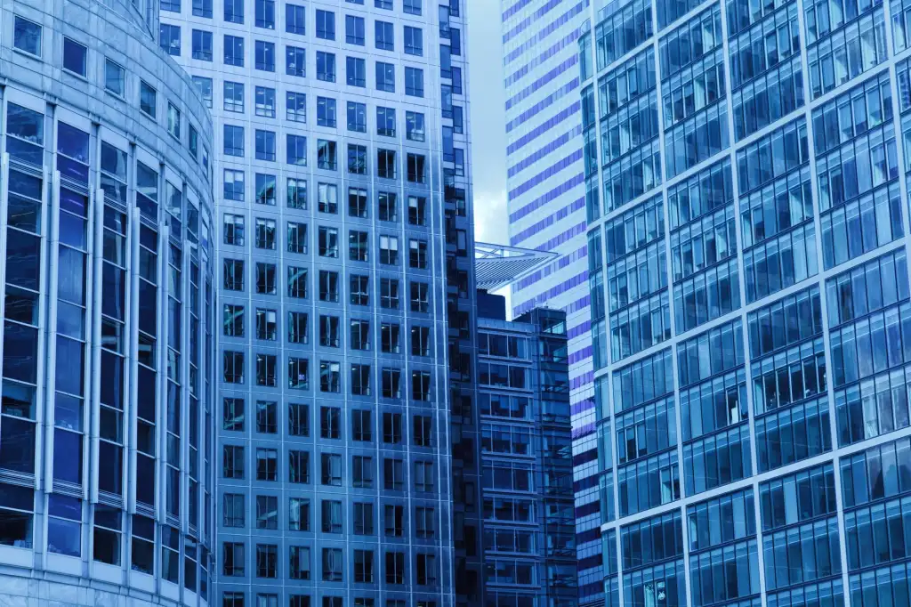 上海赛领炫贸易服装服饰产品型号参数对比与选购建议