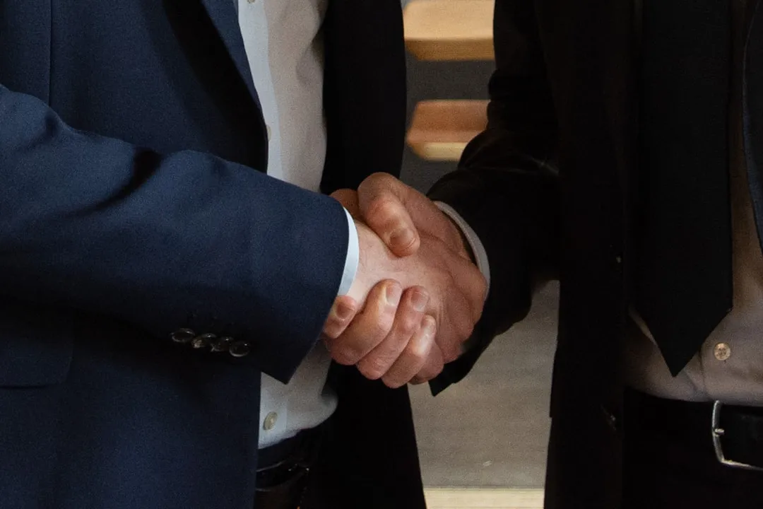 上海服装服饰贸易新趋势：鞋帽箱包折扣批发如何赋能零售商降本增效