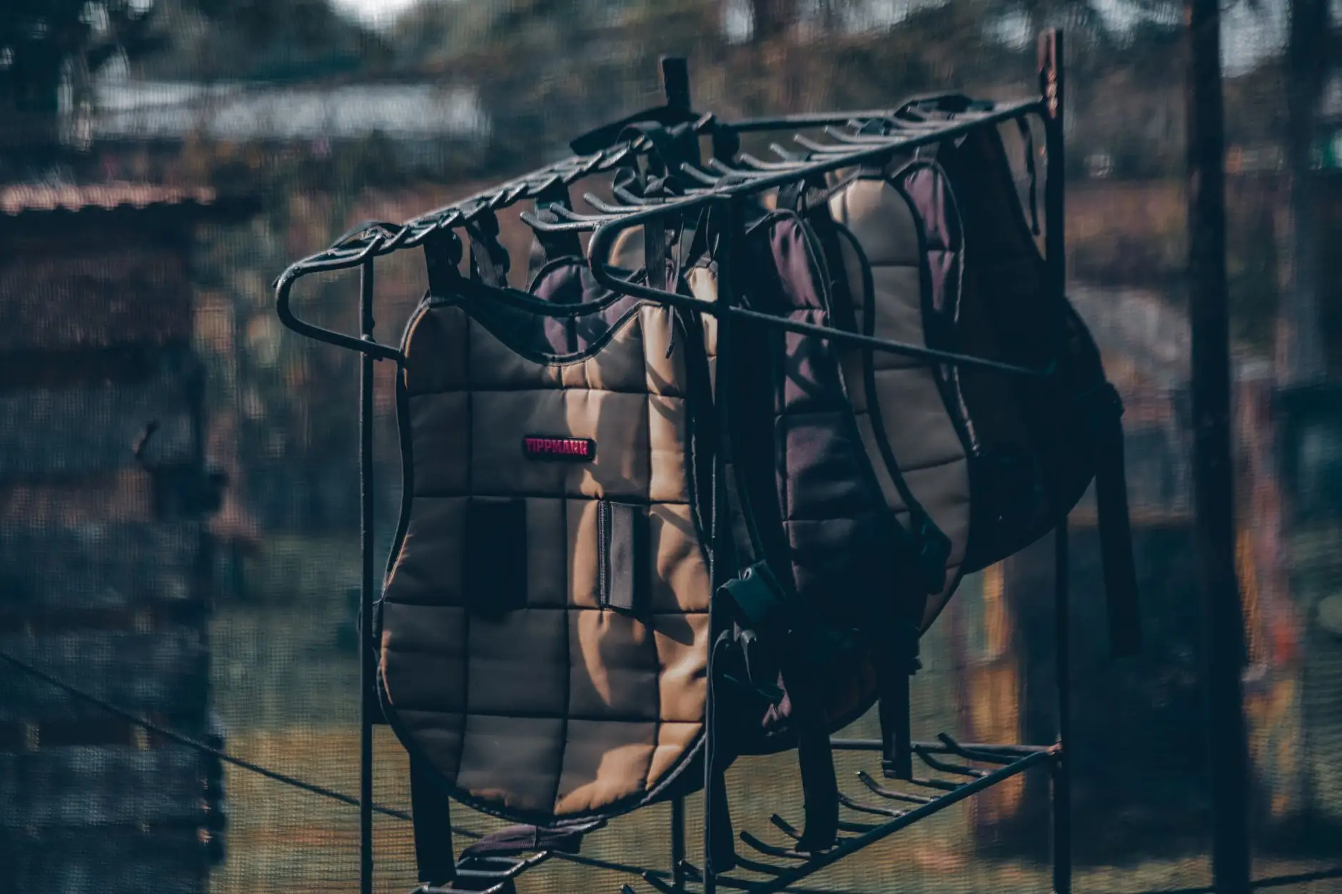 服装服饰与鞋帽箱包批发折扣方案：品牌尾货采购流程解析