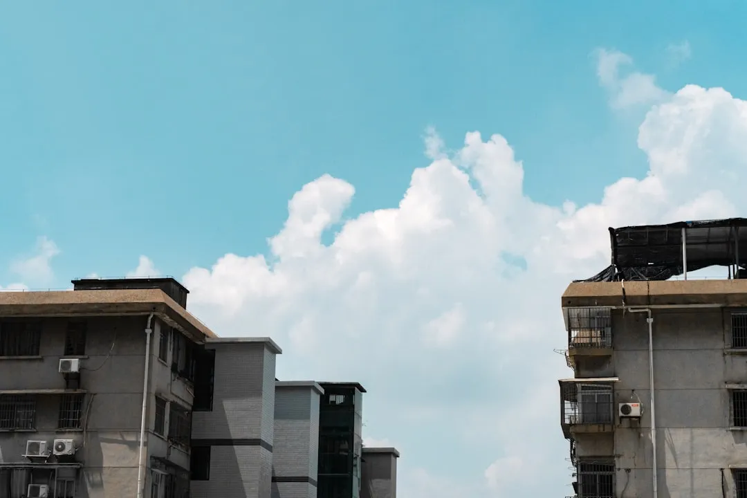 上海服装贸易企业如何优化鞋帽箱包供应链管理流程