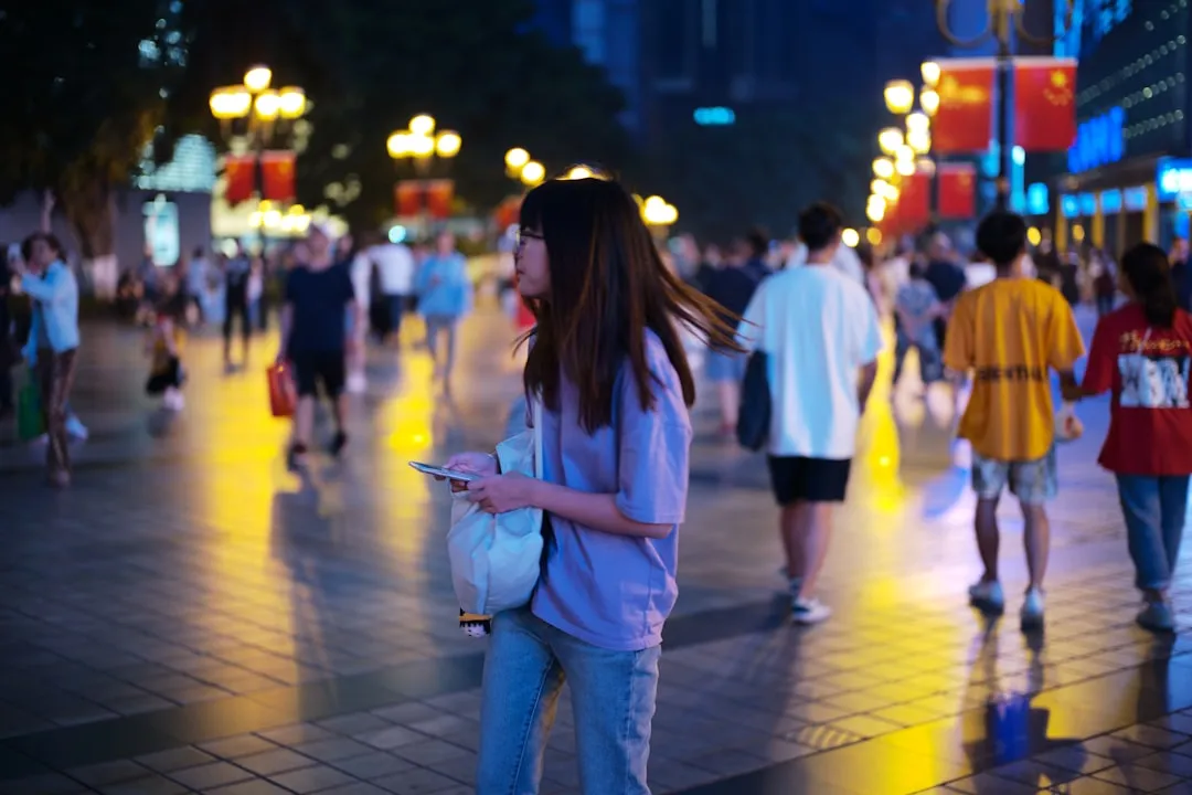 2024年上海鞋帽箱包品牌折扣批发市场价格走势分析